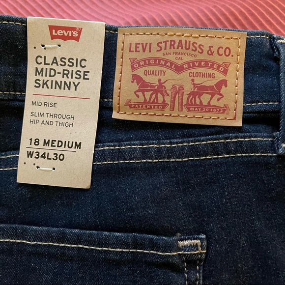 LEVI’S JEANS - Picture 2 of 8